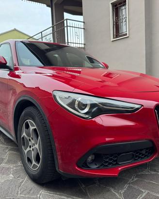 Alfa Romeo Stelvio 2.2 Turbodiesel 160 CV AT8 RWD 