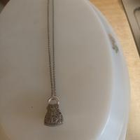 collana in argento con ciondolo