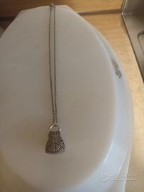 collana in argento con ciondolo