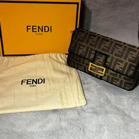 Borsa Baguette Fendi Logo FF