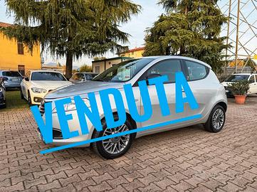 Lancia Ypsilon 1.2 69 CV 5 porte S&S Gold OK NEOPA