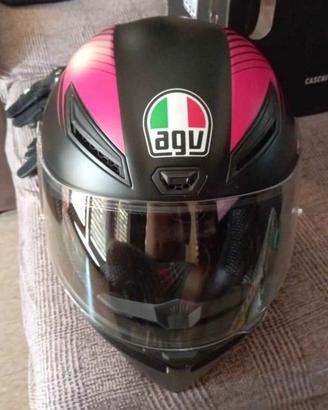 casco integrale e guanti super protettivi