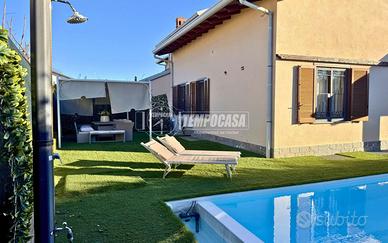 Elegante villa completamente ristrutturata con pis