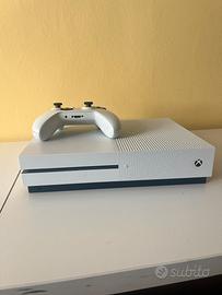 Xbox One S + controller + 4 giochi
