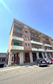 BOX AUTO IN VIA MALONE 2