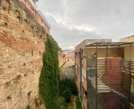 QUADRILOCALE CENTRO + BALCONE