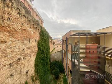 QUADRILOCALE CENTRO + BALCONE