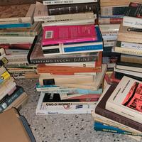 set lotto più di 100 libri a scelta fra molti più 