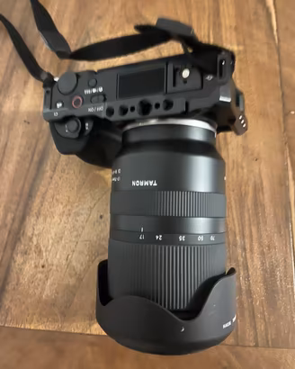 Sony ZV-E10 + kit completo pari al nuovo