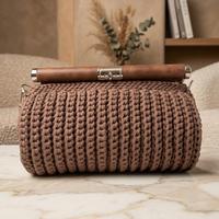 Borsa realizzata ad uncinetto