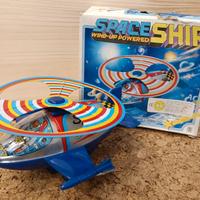 Gioco Latta Vintage Space Ship Wind-up Powered