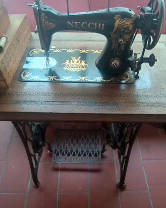 Macchina da cucire Necchi