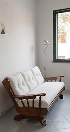 Divano a dondolo vintage in legno.Solo struttura