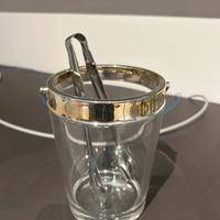 Bicchieri e secchiello ghiaccio