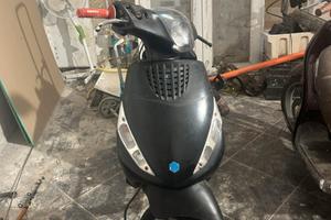 Zip 50 del 2001 Dr 70 AC