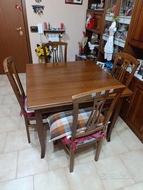 tavolo e 4 sedie 