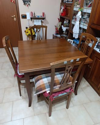 tavolo e 4 sedie 
