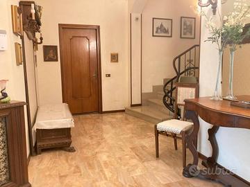 Villa di 435 m² con 5 locali a Mantova