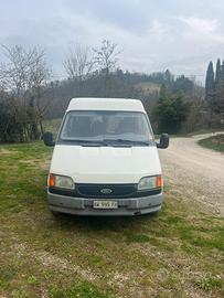 Ford transit 9 posti autovettura