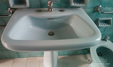 Set completo sanitari azzurro pastello in ceramica