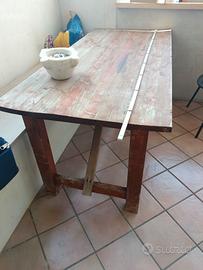 tavolo da esterno in legno