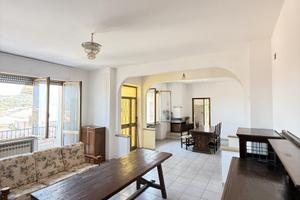 Appartamento in villetta bifamiliare con taverna