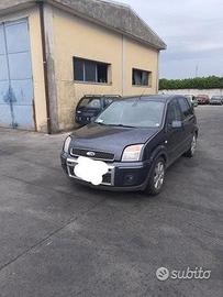 Ford Fusion 2005 1.4 TD Demolita - Per Ricambi