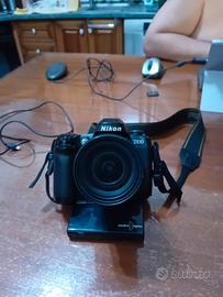 Nikon D100 + Battery Grip MB-D100 + Ottica 18-55mm