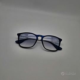 Ray-Ban RB4187 Chris – Stile Moderno e Leggero
