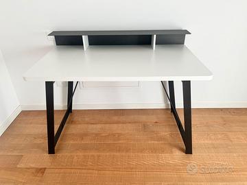 Scrivania per cameretta/ufficio