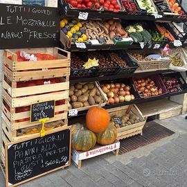 Mini market alimentare