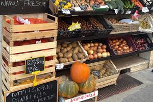 Mini market alimentare