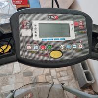 Componenti palestra con 3 panche e tapis roulant