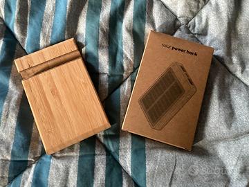 Solar power bank e stand per cellulare