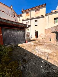 ARBUS - Casa con garage