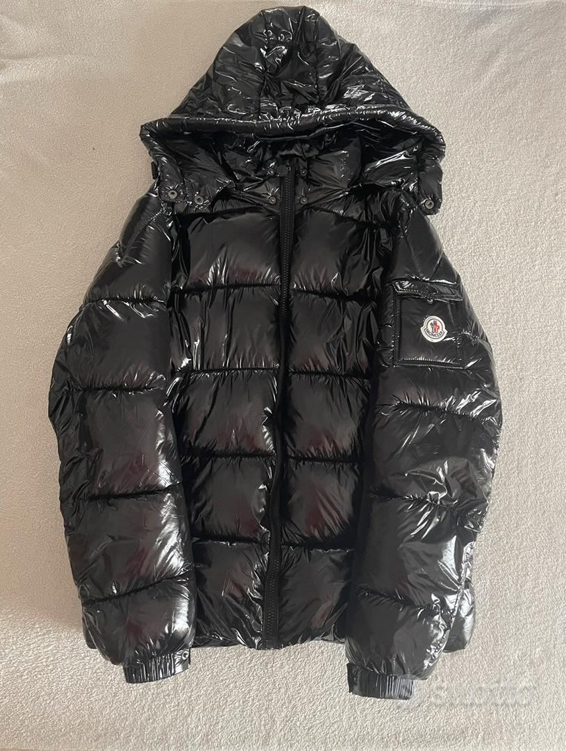 giubotto moncler nero lucido uomo Abbigliamento e Accessori In