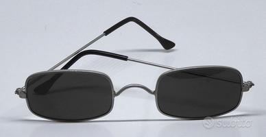 Occhiali da sole vintage anni '60/'70. Lenti nere.