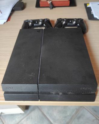 Playstation 4 + 2 controller
