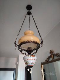 lampadario in porcellana e vetro opalino 