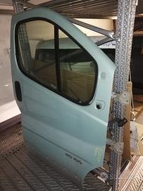 Porta anteriore dx RENAULT TRAFIC del 2002