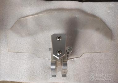 Deflettore universale parabrezza moto