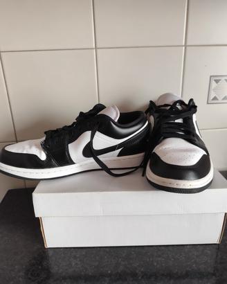 air Jordan bianco e nero 