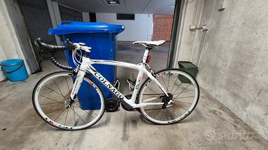 BICICLETTA COLNAGO IN CARBONIO