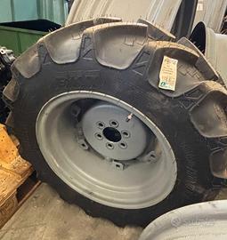 4 PNEUMATICI BKT NUOVI