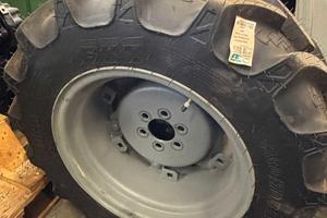 4 PNEUMATICI BKT NUOVI