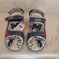 Sandali bambino nr 34 NUOVI mai usati