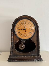 Orologio da tavolo vintage al quarzo in legno
