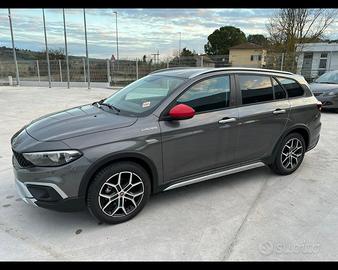 FIAT Tipo (2015-->) - Tipo 1.5 Hybrid DCT SW Red