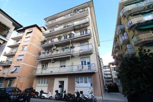 5 LOCALI A CHIAVARI