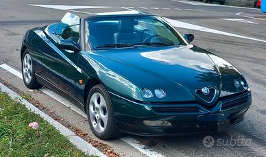 Alfa Romeo Spider 916
